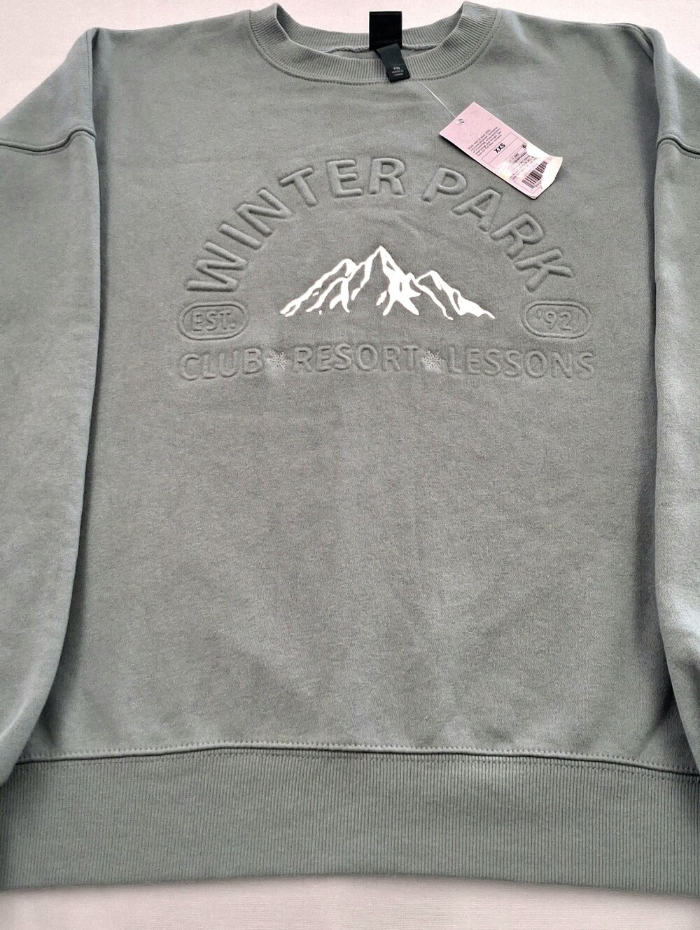 NWT Women’s XXS Winter Park Sage Green Embroidered Mountain Crewneck Sweatshirt